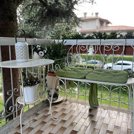 Your Familyapartment In Sirmione Eksteriør billede