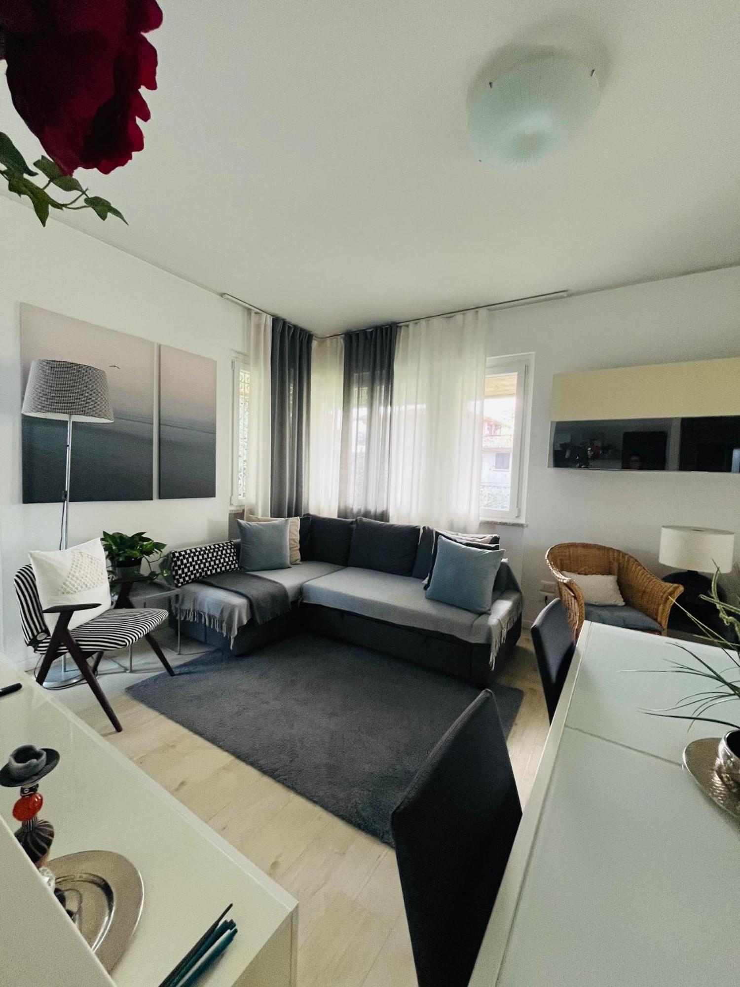 Your Familyapartment In Sirmione Eksteriør billede