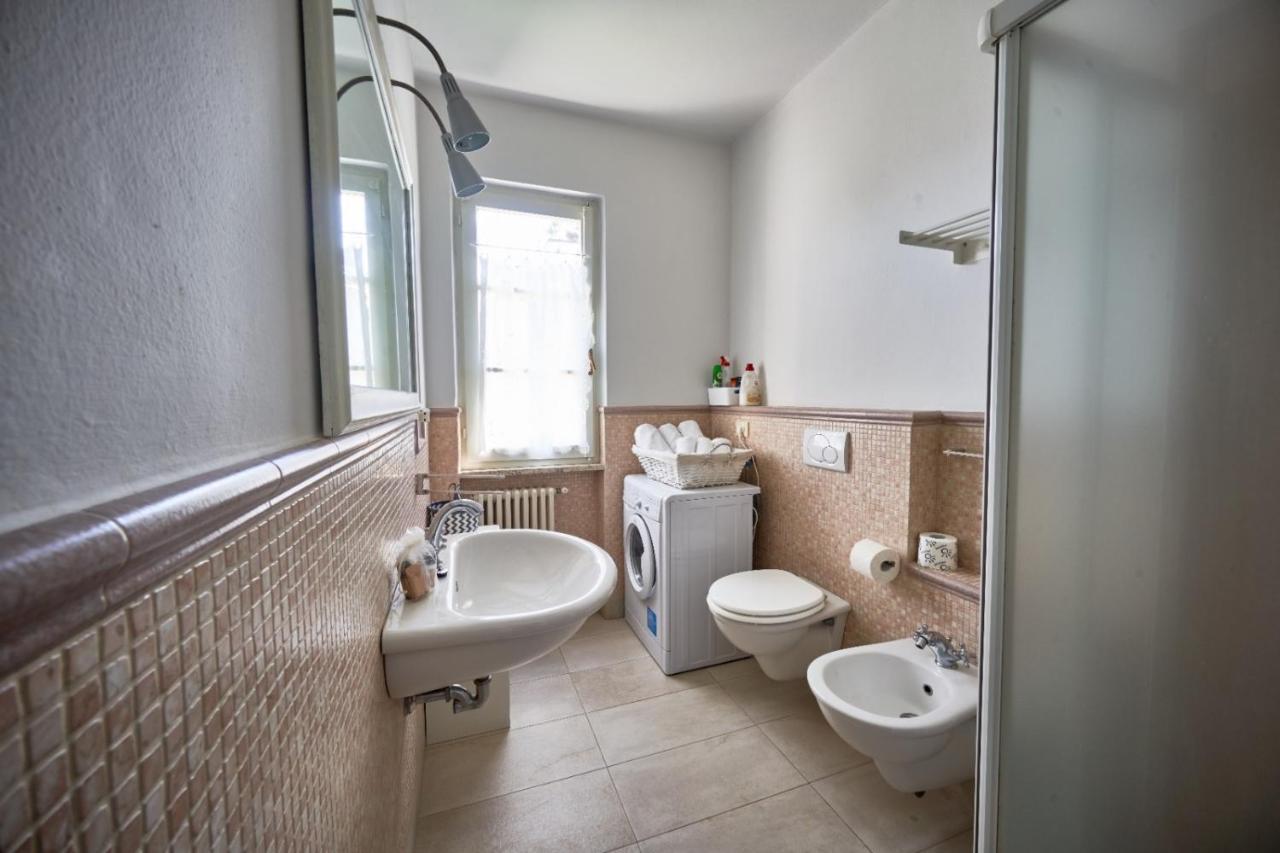 Your Familyapartment In Sirmione Eksteriør billede