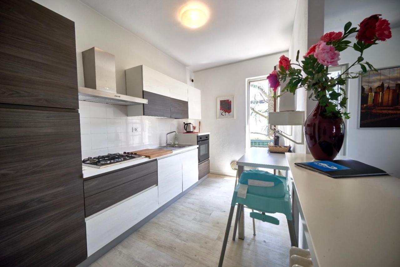 Your Familyapartment In Sirmione Eksteriør billede